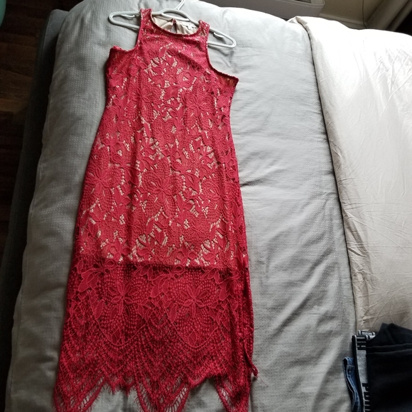 Beautiful brand new red dress, no tag - Picture 2 of 3